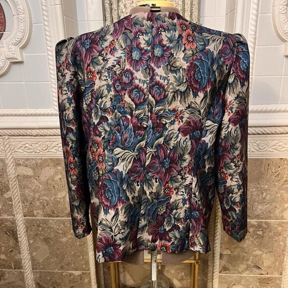 C B Collections. Sz 2x-3x. Faux Tapestry. Light Weight Vintage Jacket Top B57 - Picture 2 of 6